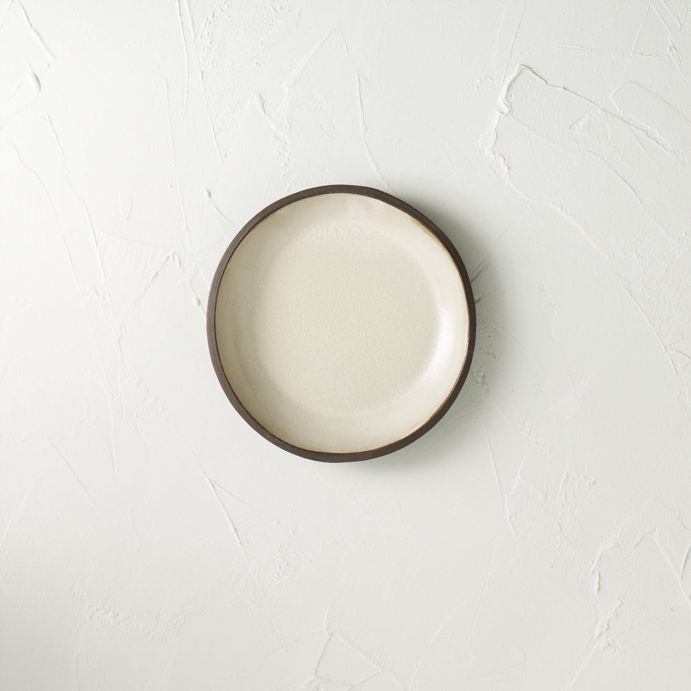 Satin cream dark chocolate Plate